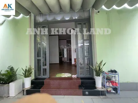 Giảm mạnh bán gâp lô góc 2 mặt tiền có nhà sân vườn kiên cốthích hợp xây biệt thự, chdv9m x 15m