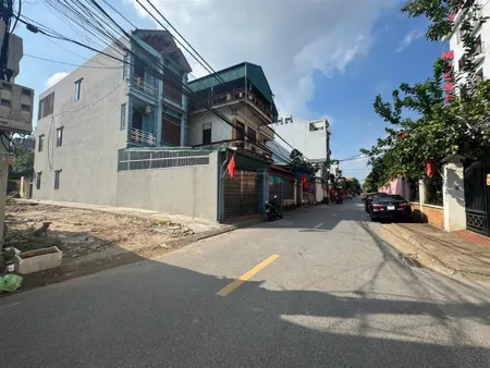 Chính chủ cần bán đất giang biên,dt 62.5m2,mt 4.15m. lô góc 2 mặt thoáng,đường ôtô tránh kinh doanh