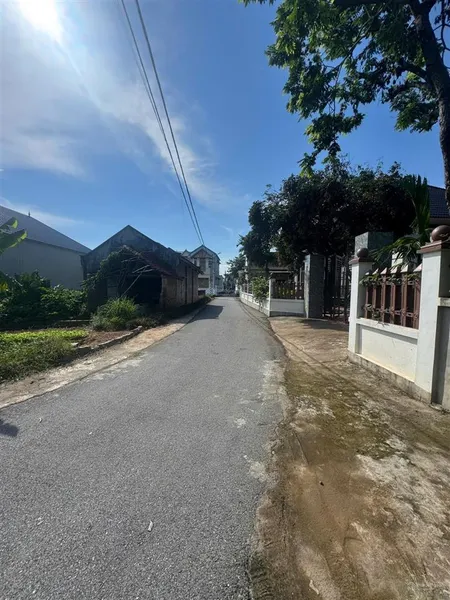 Bán nhanh ô góc 300m 2 mặt tiền chân núi tam đảo mặt tiền 17m vuông đẹp giá chỉ hơn 2tỷ