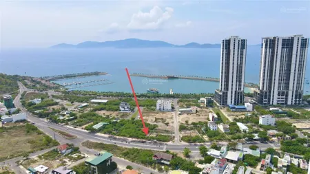 Cần bán lô đất mặt tiền phạm văn đồng ngay bến du thuyền giá tốt