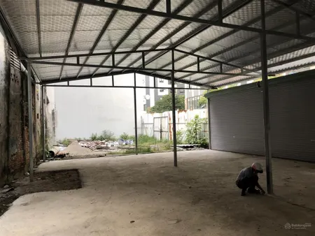 Miếng đất 250m2 mặt tiền 12m, có 2 mặt tiền trước và sau, sổ đỏ chính chủ