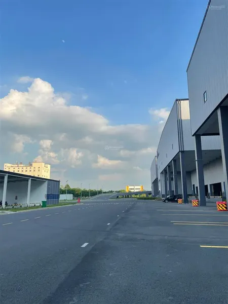 Bán xưởng 12.600m2 trong kcn huyện đức hòa, long an giá 100 tỷ hoàn công, pccc đầy đủ