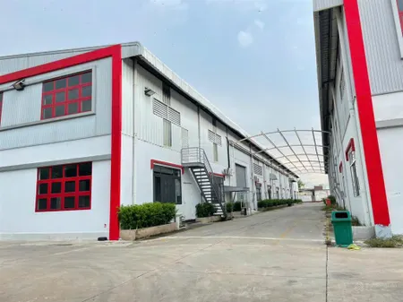 Chuyển nhượng xưởng 24.956m2 kcn đức hoà, long an giá 180 tỷ pháp lý đầy đủ phù hợp đa ngành