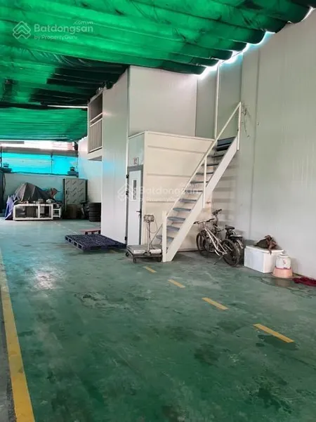 Nhà xưởng đầy đủ tiện nghi, bề ngang 33m, đối diện cv phần mềm quang trung, hệ thống điện, pccc, vv