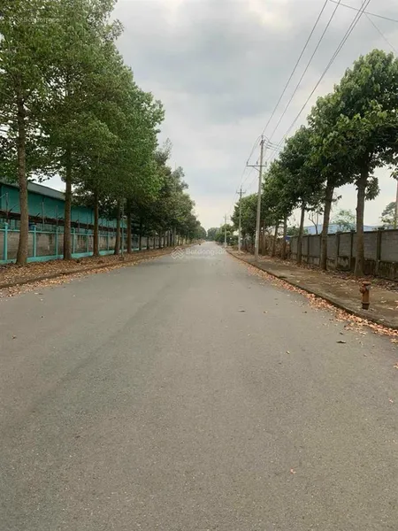 Bán nhà xưởng 6.480 m2 có 1800m2 nhà xưởng còn lại đất trống tại hắc dịch