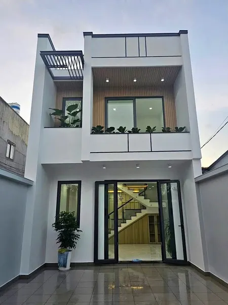PHÁP LÝ RÕ RÀNG - SẴN SÀNG CÔNG CHỨNG NGAY - BÁN NHANH NHÀ GẦN KCN GIÁ 2.48 TỶ