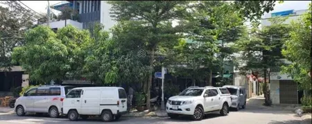Bán đất lô góc 3 mặt tiền có sẵn kho bãi nhà cấp 4