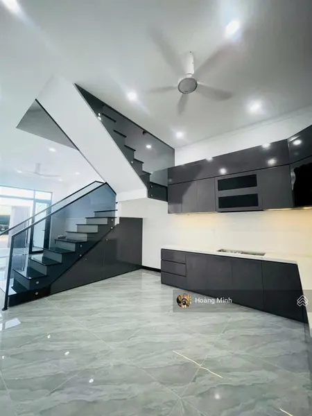 Nhà đẹp mt tdm, 100m2, ở ngay, đường 8m, hơn 4 đồng tl