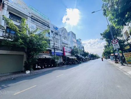 Bán vài nhà cấp 4 diện tích lớn, phường 15, tân bình