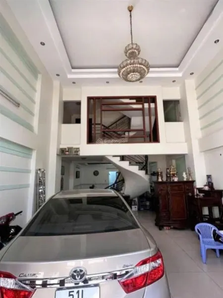 Bán gấp nhà mặt tiền chợ tân quy quận 7. dt5,8x18m. 5l. sổ hồng riêng. hướng nam. giá 29 tỷ (tl).