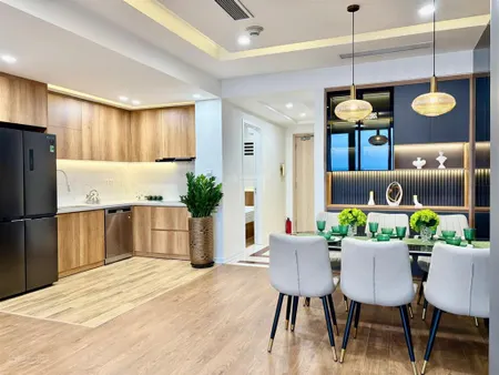 Bán chung cư 3n2w tòa 17t6 hoàng đạo thuý thnc cầu giấy 135m 3 ngủ 2w full đồ như ảnh sổ đỏ 9,5 tỷ