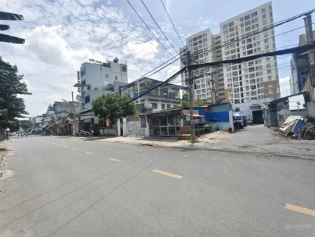 Khuôn đất 2300m2 ngay đầm sen dt 30x70m, ctxd hầm 8 tầng (phù hợp xây tòa nhà) giá 150 tỷ tl