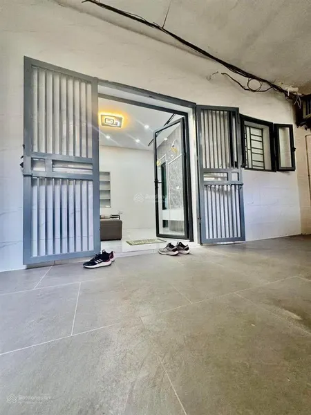 Cần tiền! bán nhanh! tập thể tôn đức thắng, tầng 1, 70 m2 (31m2 sổ), 2 ngủ, 1 phòng thờ, 3. x tỷ.