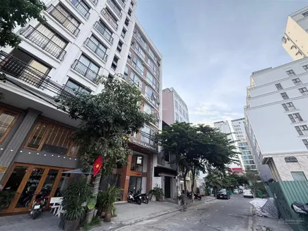 Cần bán nhanh ! đường nguyễn công sáu gần ngã 4 hồ nghinh, dt 100m2, ngang 5m xây 6,5 tầng 12ty
