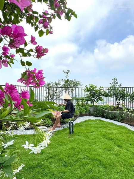 Bán căn hộ chung cư sân vườn toà landmark ecopark hưng yên dt 148m2 3 p ngủ căn góc giá 12,8 tỷ