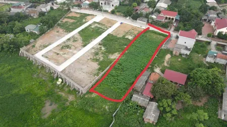 Lô đất trục chính cẩm lĩnh ba vì1352m có 200m đất ởmặt tiền 18m giao thông đẹpnhỉnh 4tr/m2