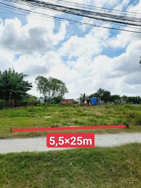 Đất 5,5 x 25 (137m2 full thổ) hẻm ôtô thông đường đt.824, gần pcc nguyễn văn lỗng