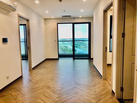 Chính chủ cần bán căn hộ 2n góc, ban công đồng nam tại the london, vào tiền tiến độ,lh: 0888181555