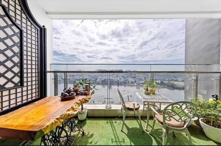 Bán gấp căn hộ chung cư 4PN, 3WC, 160m2 tại Vinhomes Central Park, Bình Thạnh, 19 tỷ VND