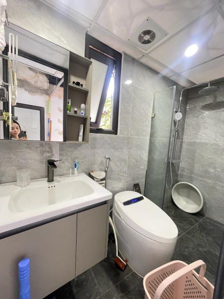 Tập thể trần đại nghĩa-gần đh bách khoa, xây dựng, kinh tế-sáng thoáng-nhiều cửa sổ-150m2-5pn-3wc