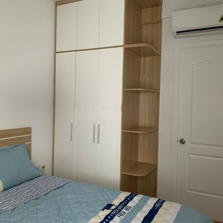 Chủ nhà đổi nơi ở nên bán nhanh căn hộ 75m2 giá chỉ 5.2 tỷ có đủ nội thất, có sổ hồng !