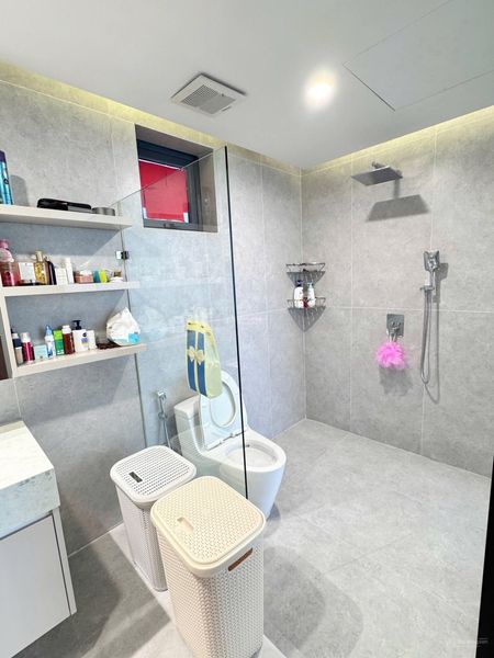 8 tỷ căn 3PN tầng trung đẹp sẵn sổ full nội thất bán gấp