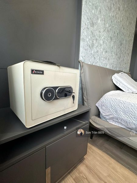 Chính chủ gửi bán căn hộ 2 ngủ nội thất cao cấp giá cực tốt tại the diamond residence