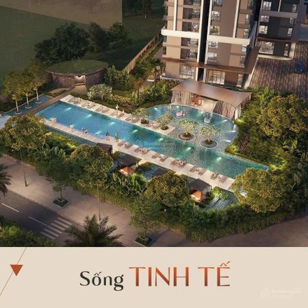 U38-0x-10 căn trục 10 còn lại duy nhất, nhìn xa là hồ điều hòa, dưới thềm là quảng trường ánh sáng