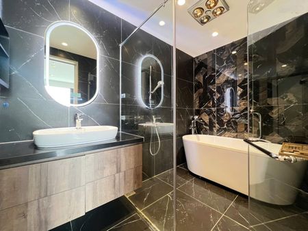 Căn đập thông cao cấp 25 tỷ Royal City gần 200m2 tầng đẹp, view đẹp nhất Royal. LH: 0985676283