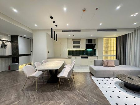 Bán nhanh căn hộ cao cấp 159m² 4PN, 3WC, Star Tower Dương Đình Nghệ full nội thất, giá 13,9 tỷ