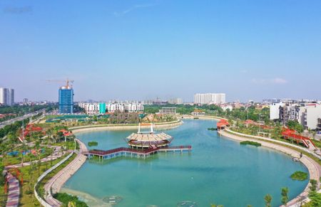 Chính chủ cần BÁN NHANH trong tuần Căn 101m (3pn,2vs), tầng trung, BC Đông Nam, view hồ điều hòa.