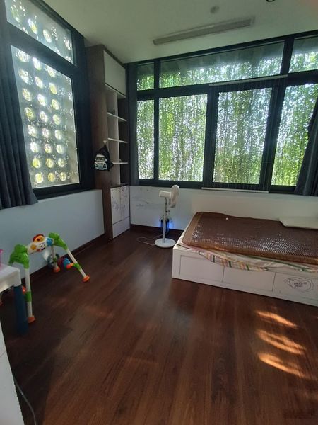 Tôi cần bán căn Penthouse tòa N04,dt 305m2 Thành Thái,có vườn 80m2,view Hồ, giá 23 tỷ.LH 0977632716