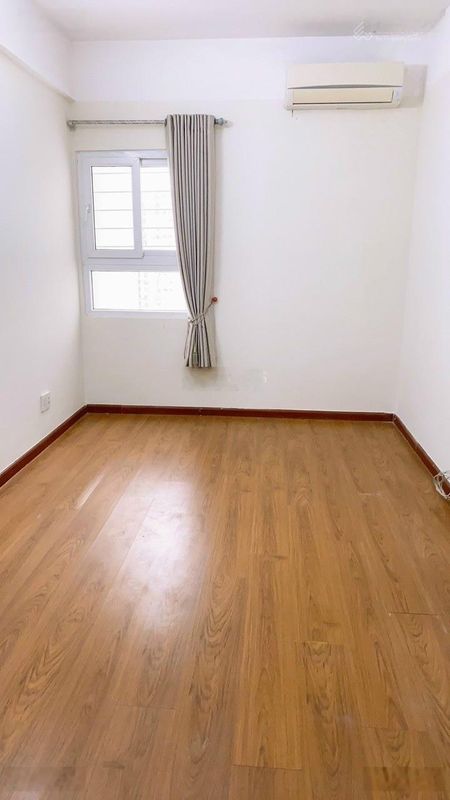 Chính chủ bán căn hộ Âu Cơ Tower lầu trung 3 phòng ngủ giá 3.95 tỉ liên hệ 0901255305 Diễm