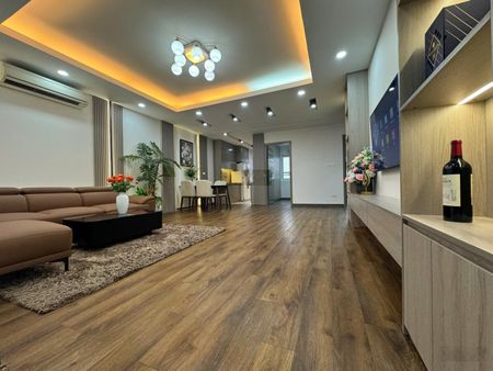 (Giá chuẩn) bán căn góc Đông Nam 3PN - 2WC 155m2, nhà đẹp, đủ đồ, slot ô tô. Giá 15 tỷ tòa N05