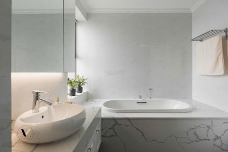 Chính chủ cần bán căn hộ 17T8 Trung Hoà Nhân Chính, 120m, 3 ngủ 2vs, nội thất cơ bản, tầng đẹp