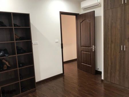 Chính chủ bán căn 144m2 cc roman plaza 4pn 3wc, sẵn sổ, full nội thất. giá bán 9,3 tỷ.