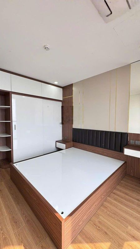 Chính chủ bán căn 98m2 cc The Pride Hải Phát 3pn 2wc, sẵn sổ, full nội thất. Giá bán 5,6 tỷ