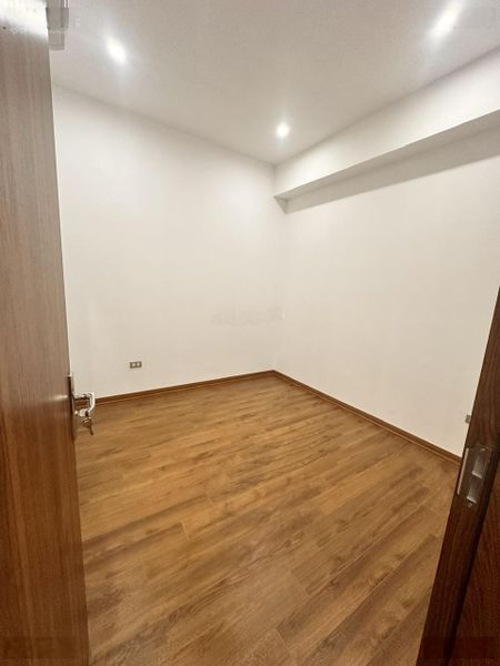 Bán gấp căn hộ chung cư 17T Nguyễn Thị Định 2pn 2wc DT: 68m2 giá 4.5 tỷ. LH: E Hoà 0917495479