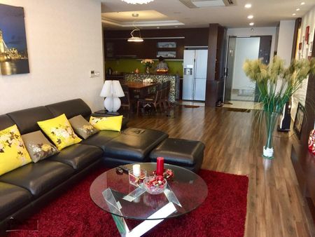Giá Thật tôi cần bán căn hộ 75m2 ban công Đông Nam 2PN 2VS full nội thất giá 7.3 tỷ LH 9856083***