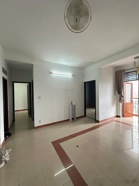 Bán chung cư 312 Lạc Long Quân Quận 11 - có sổ rồi giá 2,9 tỷ , hỗ trợ vay 70%
