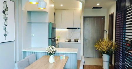 Bán căn hộ 47m2 đã cải tạo thành 2 phòng ngủ full nội thất giá chỉ 2ty120 có sổ