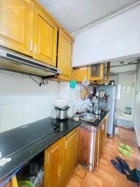 Hiếm bán tập thể Vĩnh Hồ, Đống Đa 70m2 sử dụng, ở ngay, giá chỉ nhỉnh 4 tỷ, sổ to 35m2, thoáng sáng