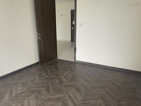Bán căn 3PN, The Beverly - Vinhomes, view trực diện công viên 36ha ngắm pháo hoa, DT100m2 giá 8.2tỷ