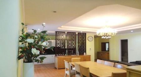 Bán căn hộ chung cư KĐT TH - NC 17T Nguyễn Thị Định 62m2 có 2PN - 1WC giá 4.5 tỷ