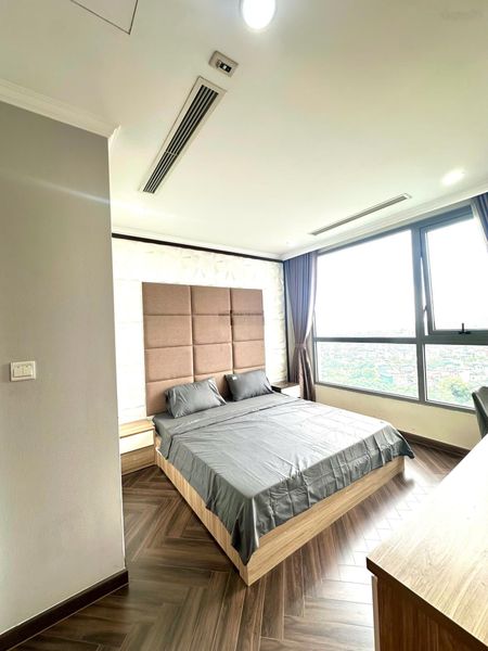 Bán gấp căn 2PN tầng trung hướng nam 82m² ParkHill full đồ đẹp.
