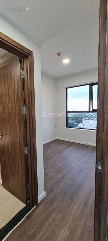 Bán căn hộ 2pn Opal Skyline đã có sổ hồng tầng trung thoáng mát