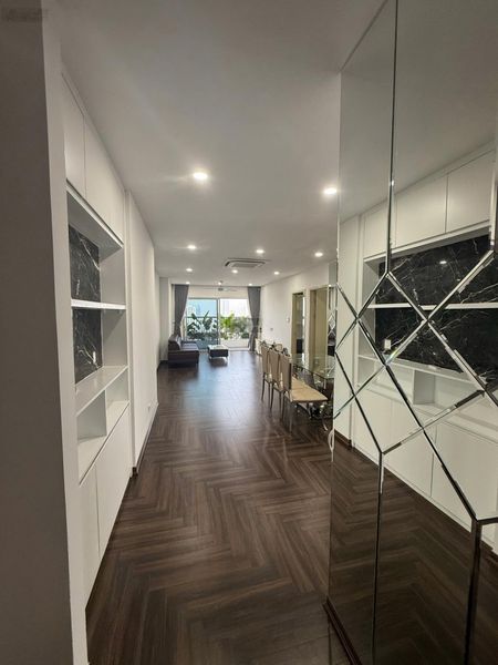 Chính chủ bán căn hoa hậu 110m2. Tầng cao, căn góc, full nội thất. 3PN - 2VS. Cửa ĐN - N