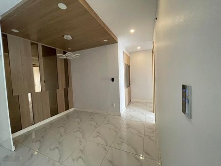 Ngộp bank bán gấp căn 3 phòng C/C Oriental 104m2 Quận Tân Phú 685 Đ. Âu Cơ 24/7 LH 0931918399