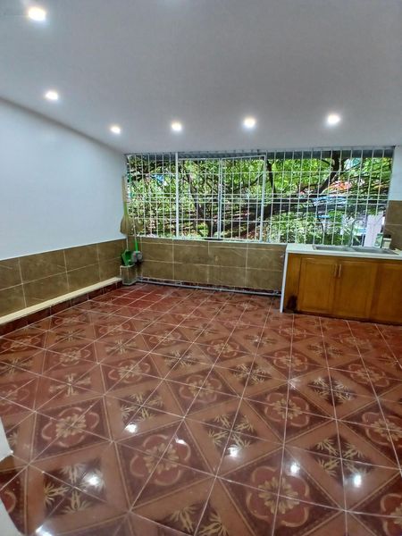 Nhà đẹp, hiếm tập thể Thành Công, T2, 3 ngủ, 100 m2 (34m2 sổ), sân bếp siêu thoáng