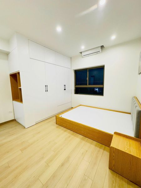 Hiếm nhà bán - nhà đẹp - ban công rộng - 2wc - khuôn viên siêu rộng - ô tô dừng đỗ ngày đêm